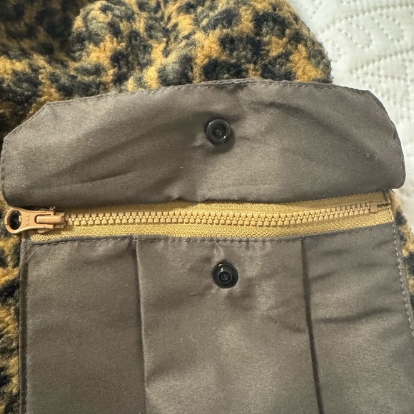 Cargo Sherpa Pants in Leopard - Picture 4 of 6